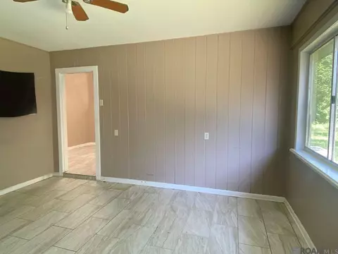 Living - 2726 Ray Weiland Dr, Baker, LA 70714 photo 4 of 4