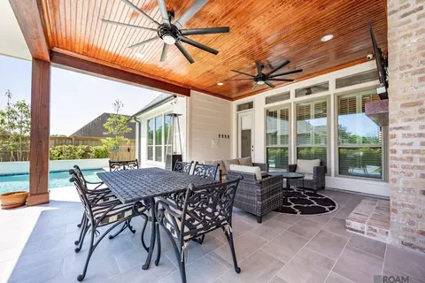 12380 Legacy Hills Dr, Geismar, LA 70734