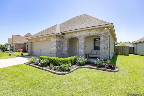 431 Lake Breeze Dr, Baton Rouge, LA 70820