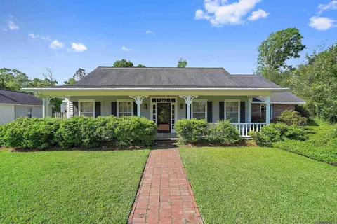 6333 Sun Ct, Greenwell Springs, LA 70739