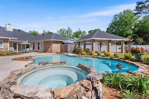 6145 Riverbend Blvd, Baton Rouge, LA 70820