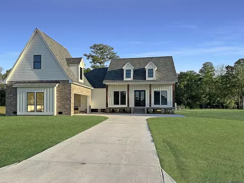 42540 Ron St, Gonzales, LA 70737