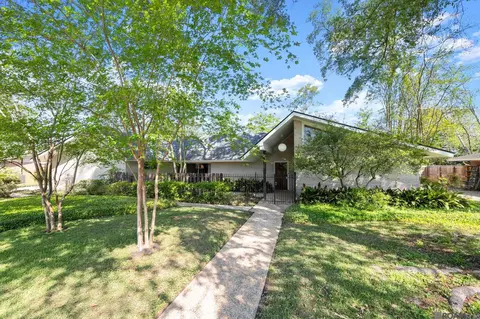1033 W Lakeview Dr, Baton Rouge, LA 70810