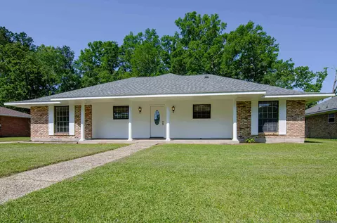 9031 Roundtree Dr, Baton Rouge, LA 70818