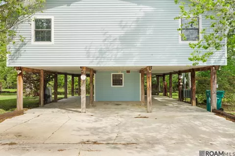 Exterior - 32145 Tiboe Plz, Springfield, LA 70462 photo 4 of 6