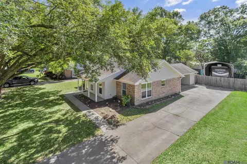 5205 Oak St, Saint Francisville, LA 70775