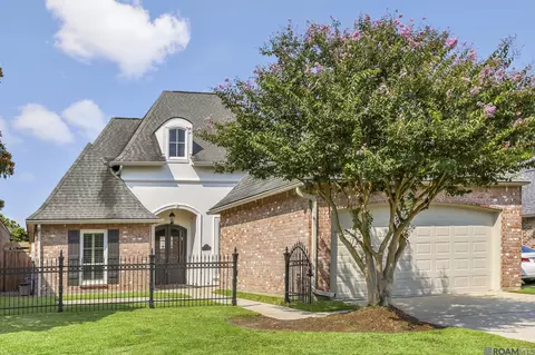 11015 N Shoreline Ave, Baton Rouge, LA 70809