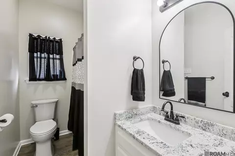 Bath - 30438 Jo Ann St, Walker, LA 70785 photo 3 of 3