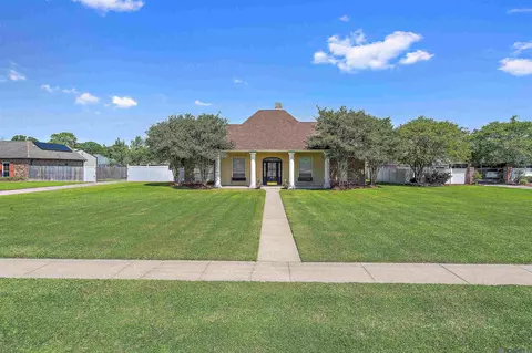 16450 Jay Rd, Prairieville, LA 70769