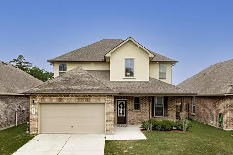 8223 Fairlane Dr, Denham Springs, LA 70726