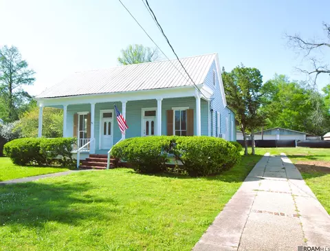 11739 Ferdinand St, Saint Francisville, LA 70775