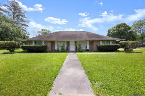 13920 Carolyn St, Walker, LA 70785