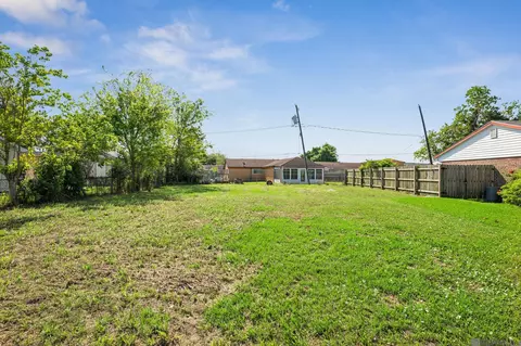 3660 Dickens Dr, New Orleans, LA 70131