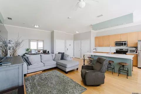 7707 Bluebonnet Blvd # 401, Baton Rouge, LA 70810