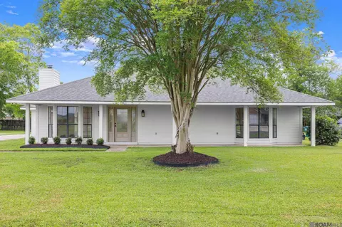 2380 Ory Dr, Brusly, LA 70719