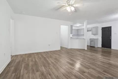 Living - 27489 Country Dr, Walker, LA 70785 photo 3 of 3
