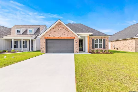 10589 Highland Lakes Dr, Denham Springs, LA 70726