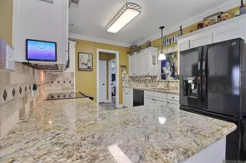 Kitchen - 12769 Landon Dr, Walker, LA 70785 photo 3 of 5