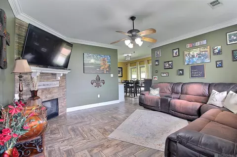 Living - 12769 Landon Dr, Walker, LA 70785 photo 1 of 1