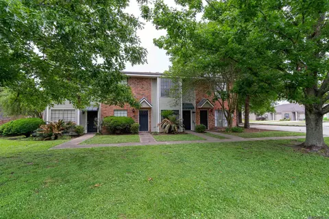 910 W Macci St # B, Gonzales, LA 70737