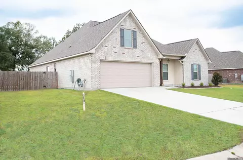 14151 Bongo Trail Dr, Denham Springs, LA 70726