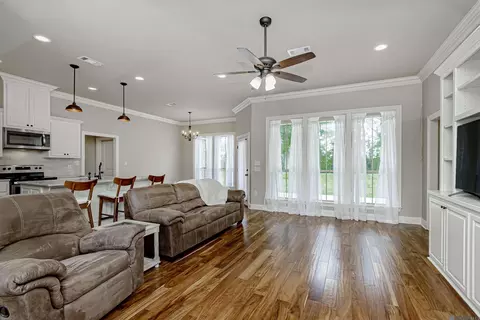 Living - 4940 Pointe Prospect Dr, Torbert, LA 70762 photo 1 of 1