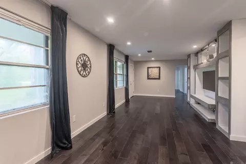 Living - 8920 Comite Dr, Baker, LA 70714 photo 1 of 2