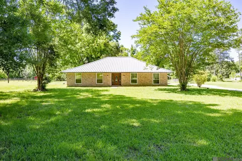 2830 Country Plaza Ave, Zachary, LA 70791