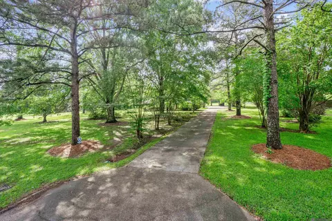1253 Cordoba Dr, Zachary, LA 70791
