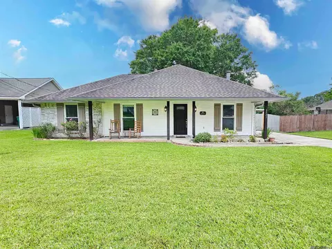 3721 Cedar St, Zachary, LA 70791