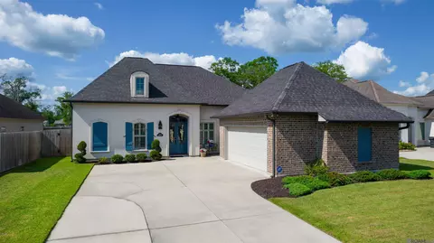 43256 Meadow Grove Dr, Prairieville, LA 70769