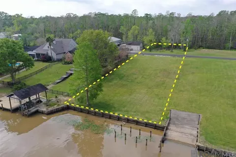 12595 Bayou Terrace Dr, Saint Amant, LA 70774