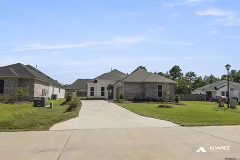 5017 Scotts Bayou Ln, Madisonville, LA 70447