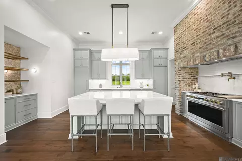 8638 Greenbrier Cove Rd, Baton Rouge, LA 70817