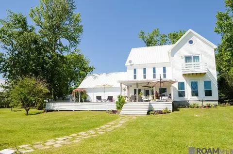 14382 Bayou Terrace Dr, Saint Amant, LA 70774