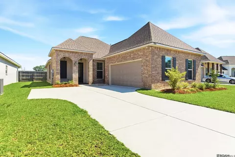 38480 Queen St, Prairieville, LA 70769