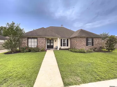 3323 Riverwalk Dr, Baton Rouge, LA 70820