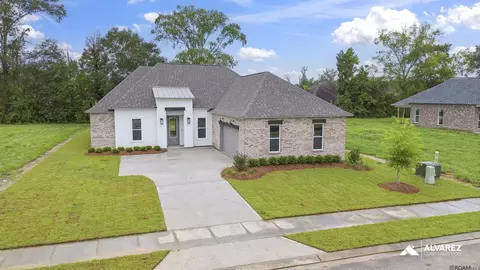 10154 Sanctuary Oaks Dr, Baton Rouge, LA 70817