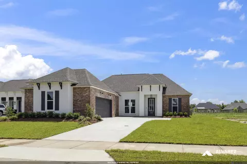 10141 Sanctuary Oaks Dr, Baton Rouge, LA 70817