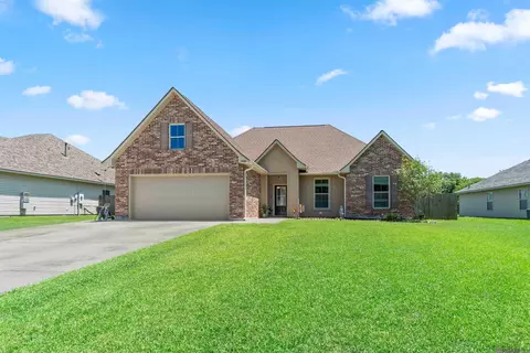 38189 Coral Reef Ct, Gonzales, LA 70737