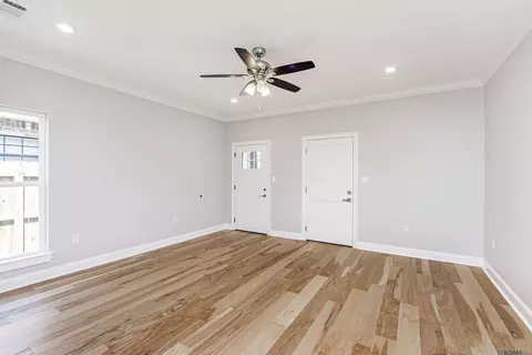 Living - 3222 Jackson St, Baker, LA 70714 photo 2 of 3