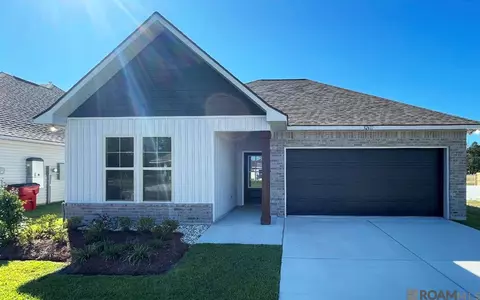 32611 Flower Tree Ct, Walker, LA 70785