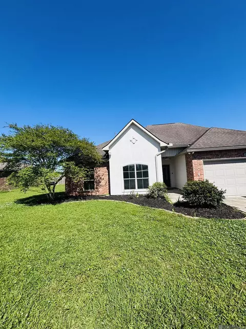 37036 Oak View Ln, Denham Springs, LA 70706