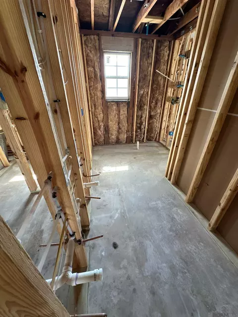 Bath - 8360 Dyer Rd, Baker, LA 70714 photo 1 of 1