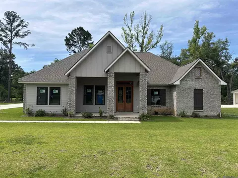 7222 Riverbank Dr, Denham Springs, LA 70706