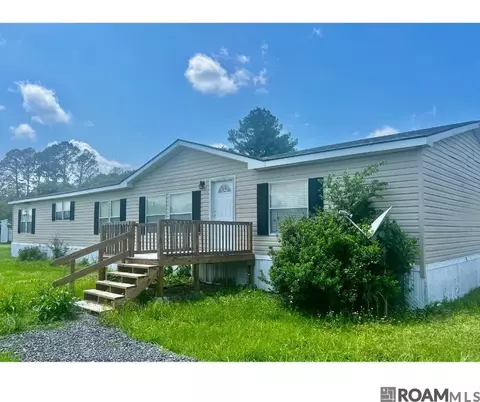 1180 Wind Dr, Fordoche, LA 70732
