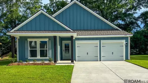 3552 Chien St, Zachary, LA 70791