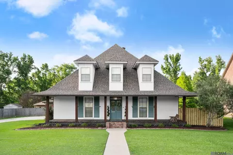 8629 Oakley Dr, Zachary, LA 70791