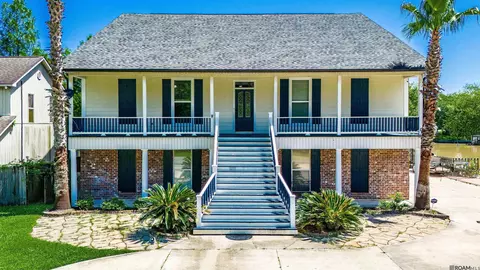 13152 Bayou Terrace Dr, Saint Amant, LA 70774