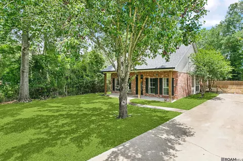 34904 St Regis Ct, Denham Springs, LA 70706